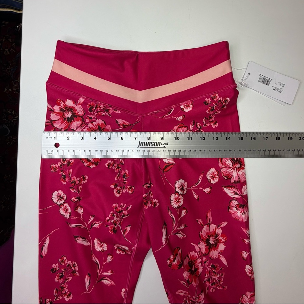 Johnny Was Misty Fall Bee Active V-Yoke Pink Floral Leggings, size M. NEW! - Picture 8 of 10